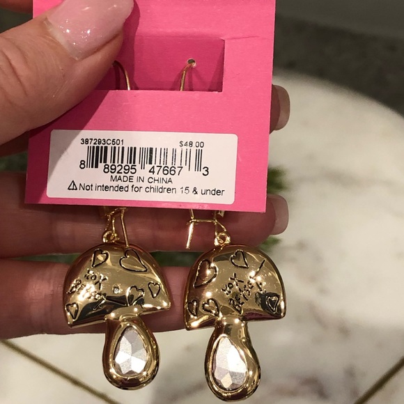 ✨NWT✨ Betsey Johnson Mushroom Dangle Earrings - Picture 4 of 6